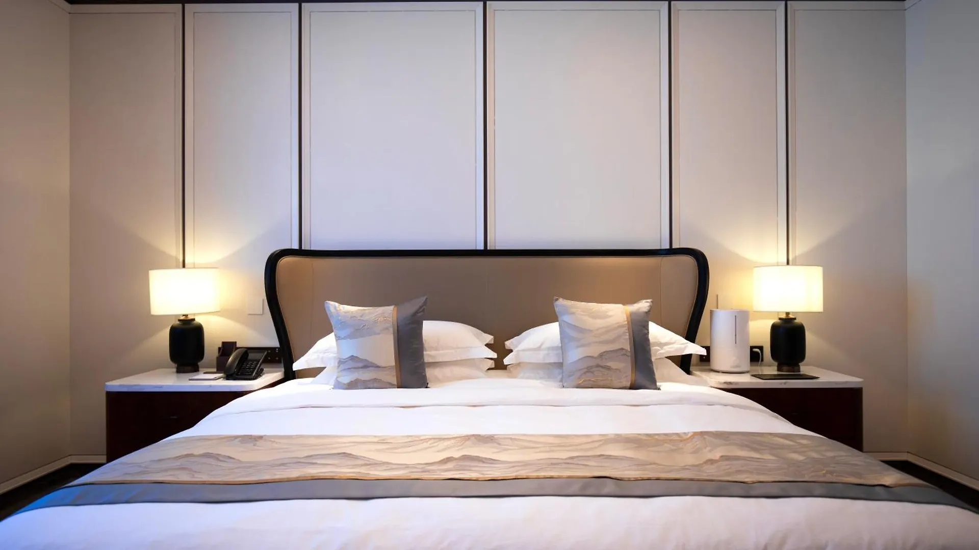 Beijing Palace Soluxe Hotel Astana 5*,  Kasachstan