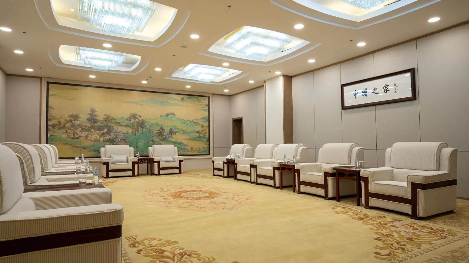 Beijing Palace Soluxe Hotel Astana