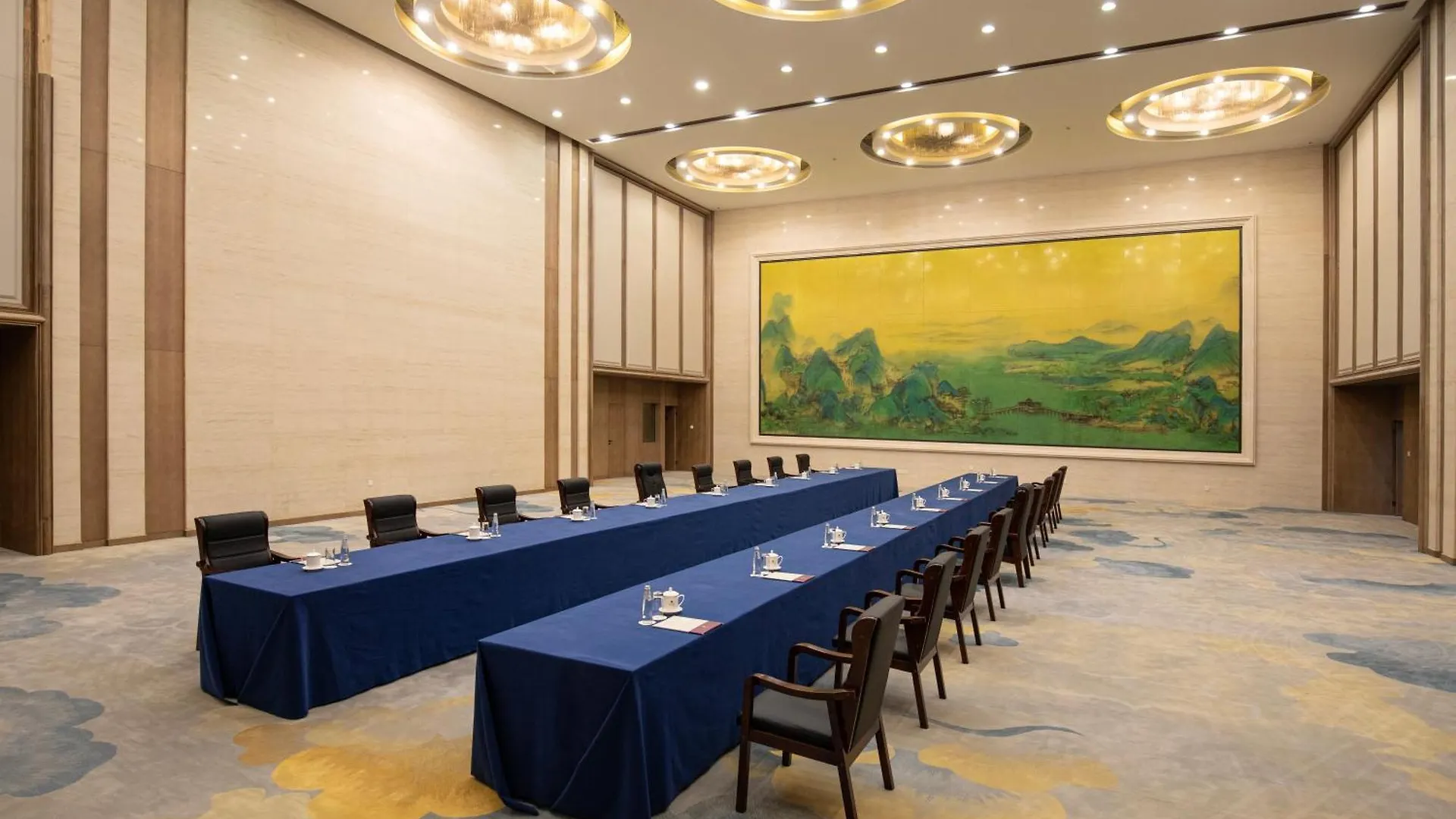Beijing Palace Soluxe Hotel Astana 5*,